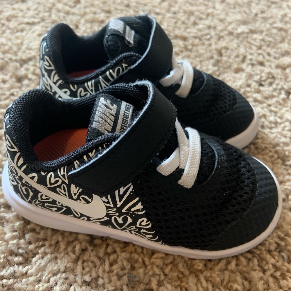 Girls Nike 6C Tennis Shoes